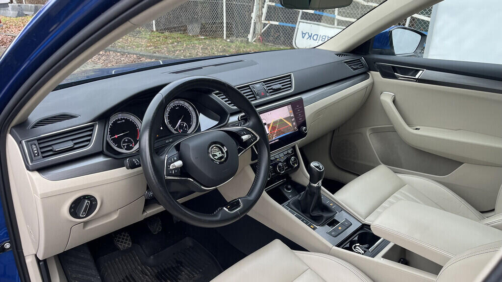 OB199V00712_19.webp_SUPERB Style Plus 2.0 TDI 110 kW manuál, DPH