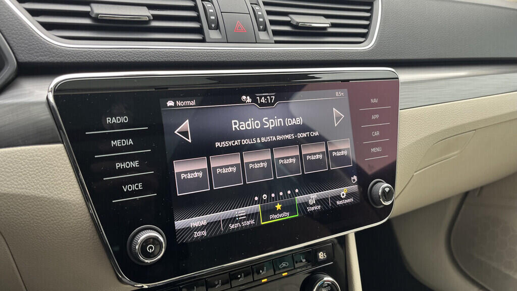 OB199V00712_25.webp_SUPERB Style Plus 2.0 TDI 110 kW manuál, DPH