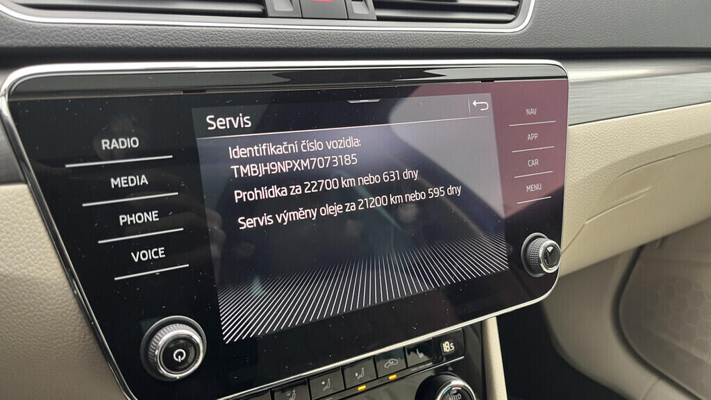 OB199V00712_27.webp_SUPERB Style Plus 2.0 TDI 110 kW manuál, DPH