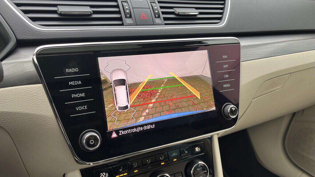 OB199V00712_28.webp_SUPERB Style Plus 2.0 TDI 110 kW manuál, DPH