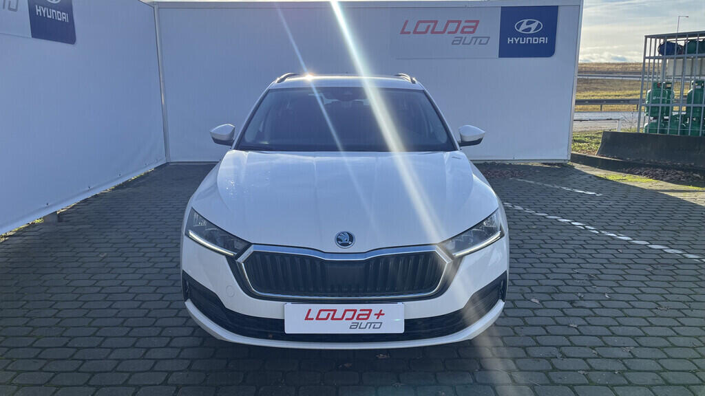 OB199V00713_13.webp_OCTAVIA Ambition 2.0 TDI 85 kW manuál, DPH