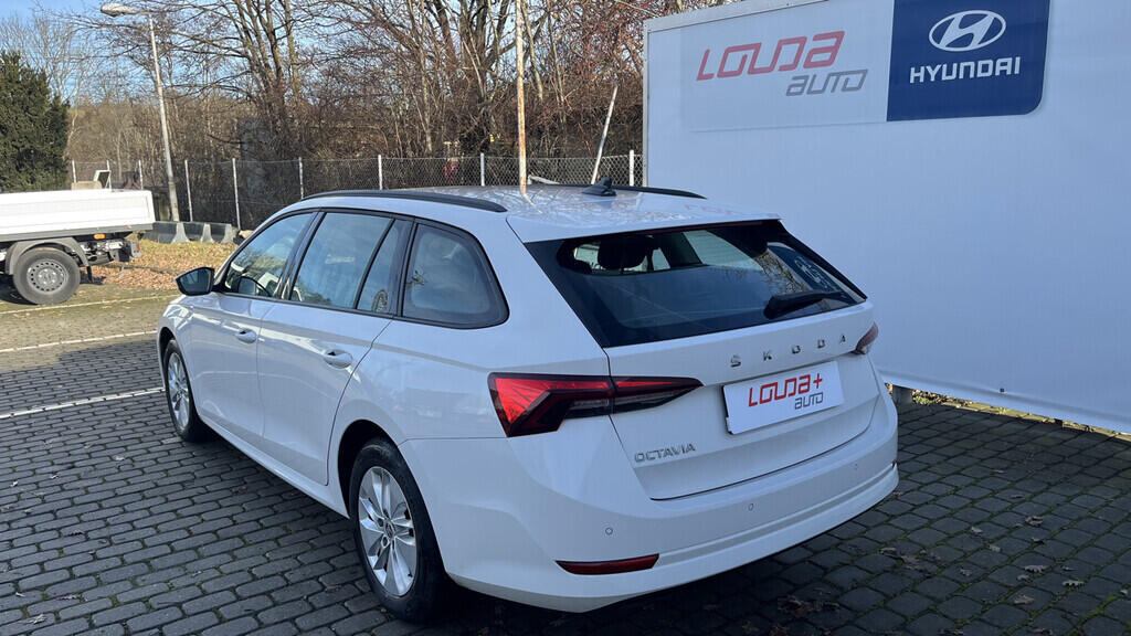 OB199V00713_15.webp_OCTAVIA Ambition 2.0 TDI 85 kW manuál, DPH
