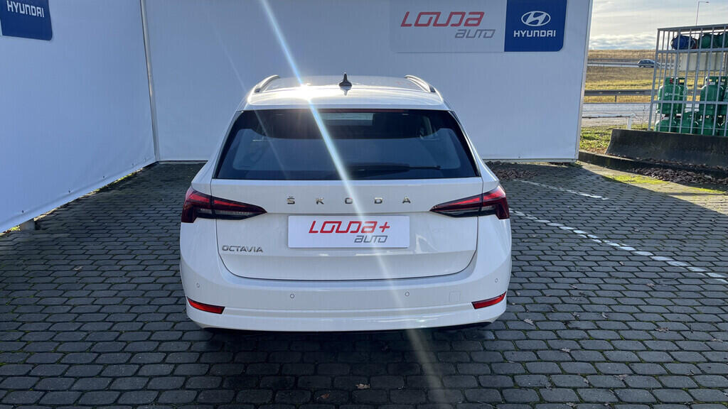 OB199V00713_17.webp_OCTAVIA Ambition 2.0 TDI 85 kW manuál, DPH