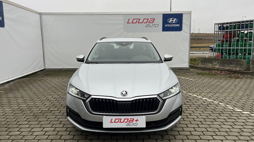 OB199V00721_13.webp_OCTAVIA Ambition 1.5 TSI 110 kW manuál, DPH