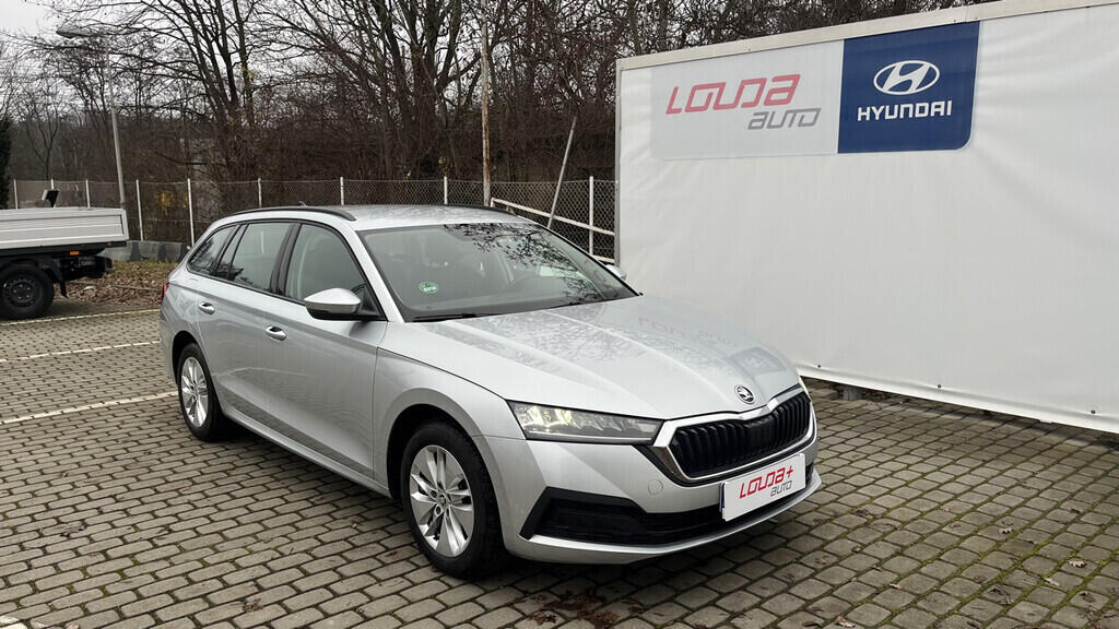 OB199V00721_14.webp_OCTAVIA Ambition 1.5 TSI 110 kW manuál, DPH