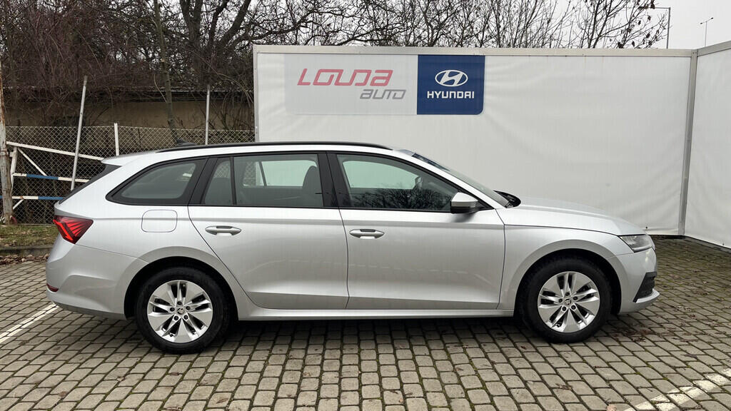 OB199V00721_16.webp_OCTAVIA Ambition 1.5 TSI 110 kW manuál, DPH