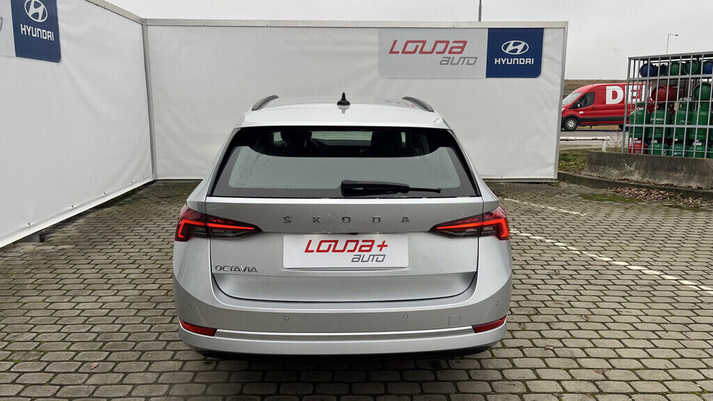 OB199V00721_17.webp_OCTAVIA Ambition 1.5 TSI 110 kW manuál, DPH