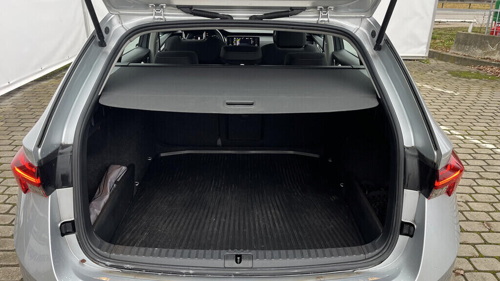 OB199V00721_32.webp_OCTAVIA Ambition 1.5 TSI 110 kW manuál, DPH