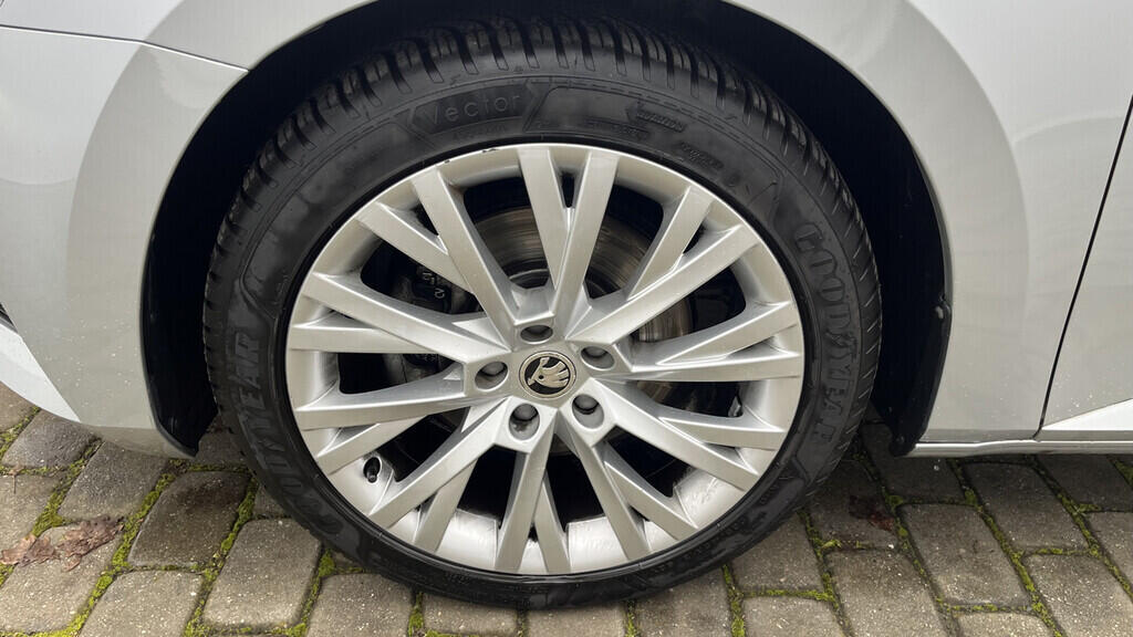 OB199V00728_34.webp_SUPERB Style 1.5 TSI 110 kW automat