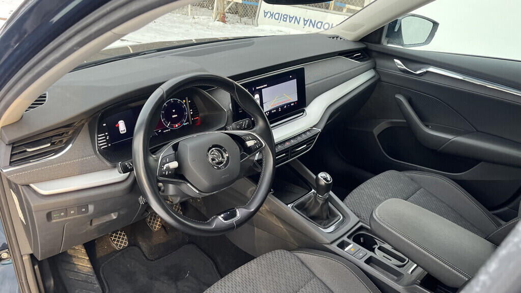 OB199V00733_18.webp_OCTAVIA Style Plus 2.0 TDI 85 kW manuál, DPH