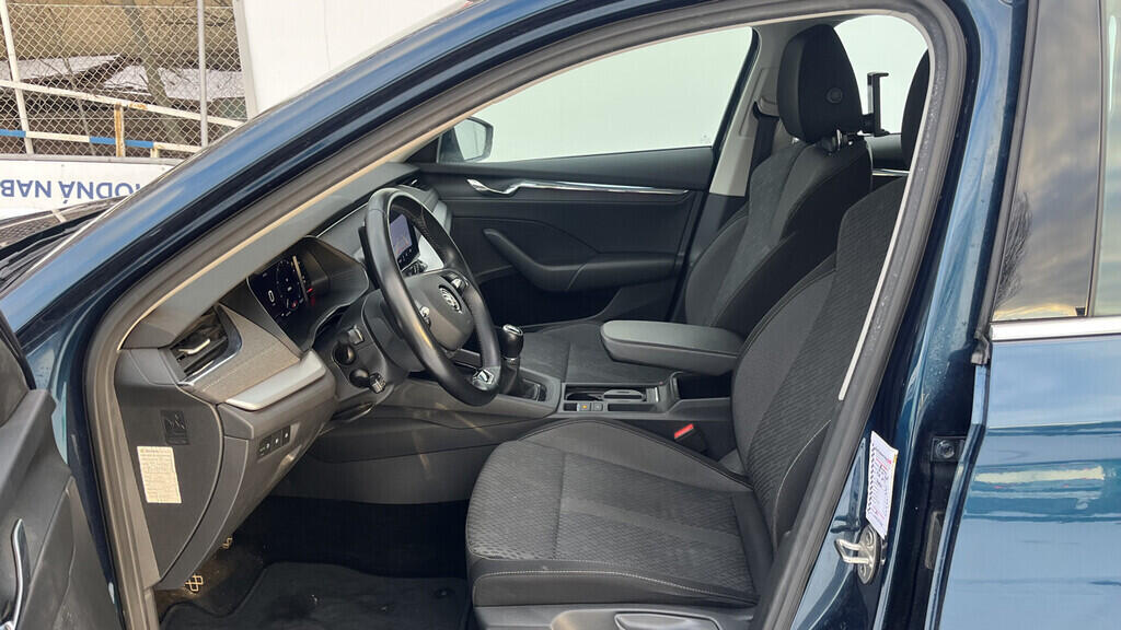 OB199V00733_19.webp_OCTAVIA Style Plus 2.0 TDI 85 kW manuál, DPH