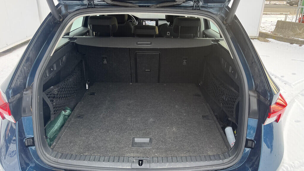 OB199V00733_29.webp_OCTAVIA Style Plus 2.0 TDI 85 kW manuál, DPH