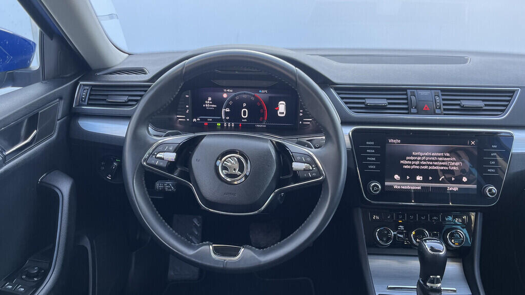 OB199V00743_22.webp_SUPERB Ambition 2.0 TDI 110 kW automat