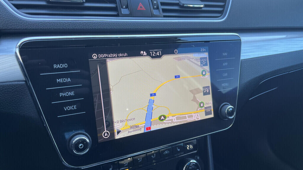 OB199V00743_24.webp_SUPERB Ambition 2.0 TDI 110 kW automat