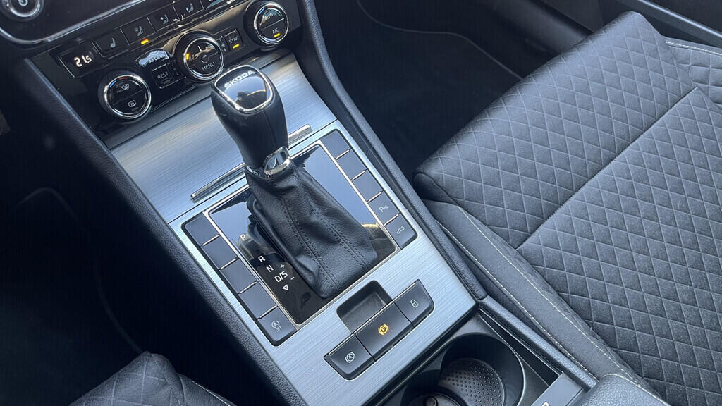 OB199V00743_27.webp_SUPERB Ambition 2.0 TDI 110 kW automat