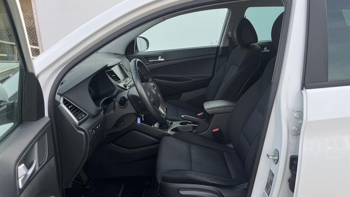 OB199V00753_20.webp_TUCSON Trikolor 1.6 TGDi 130 kW manuál