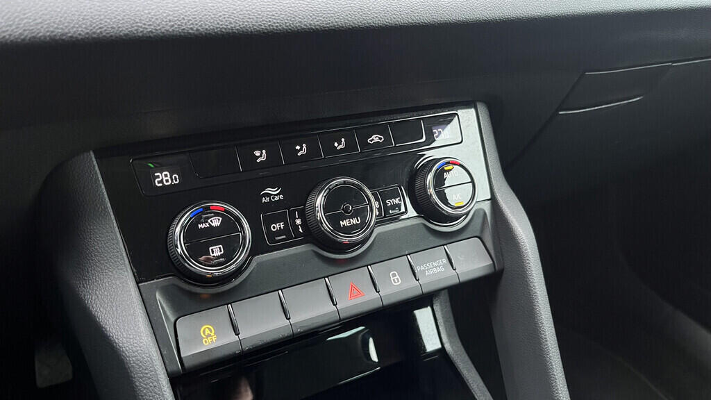 OB199V00755_28.webp_KAROQ Ambition 1.5 TSI 110 kW automat