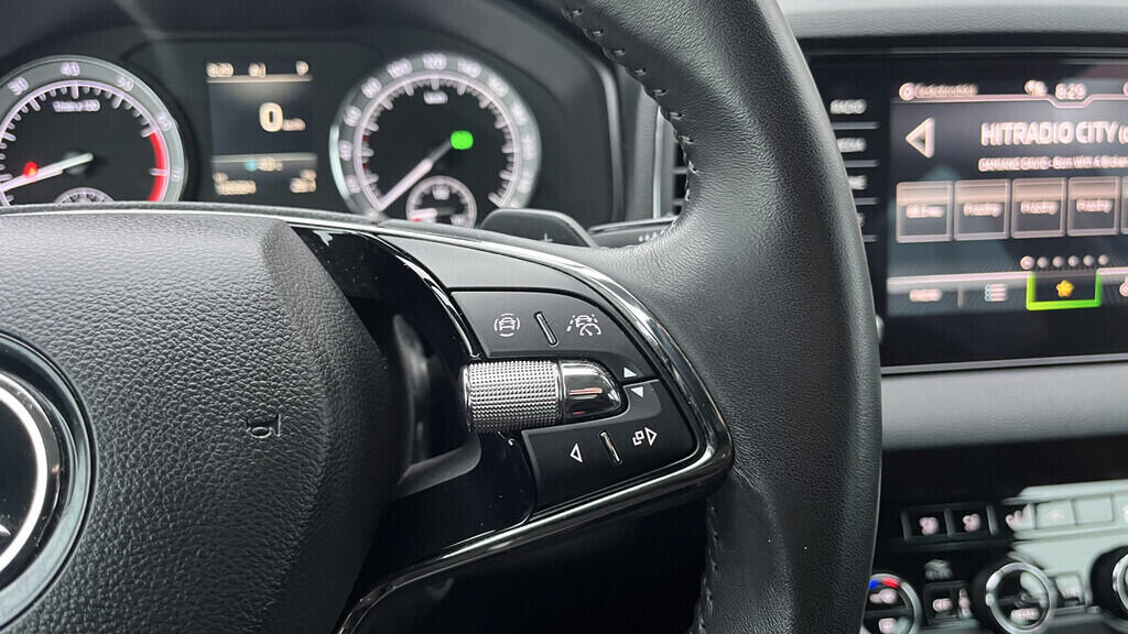 OB199V00755_35.webp_KAROQ Ambition 1.5 TSI 110 kW automat