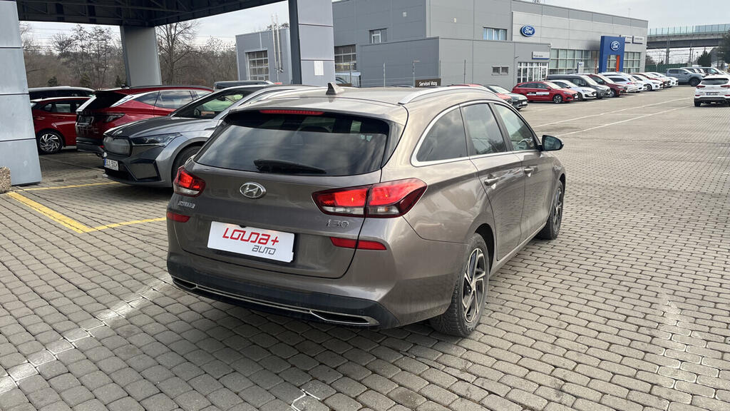 OB199V00756_11.webp_I30 Smart 1.0  88 kW manuál