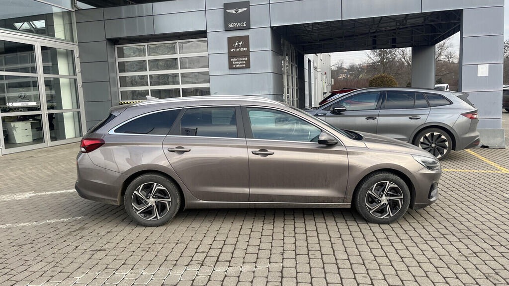 OB199V00756_12.webp_I30 Smart 1.0  88 kW manuál