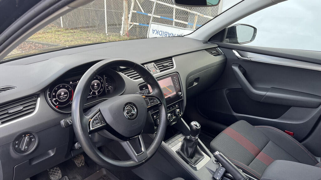 OB199V00757_19.webp_OCTAVIA Style Extra 1.5 TSI 110 kW manuál, DPH