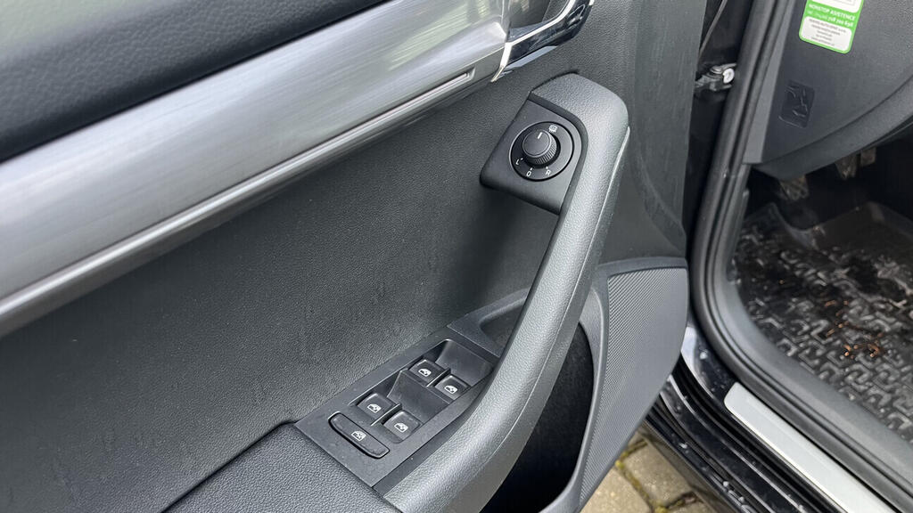 OB199V00757_21.webp_OCTAVIA Style Extra 1.5 TSI 110 kW manuál, DPH