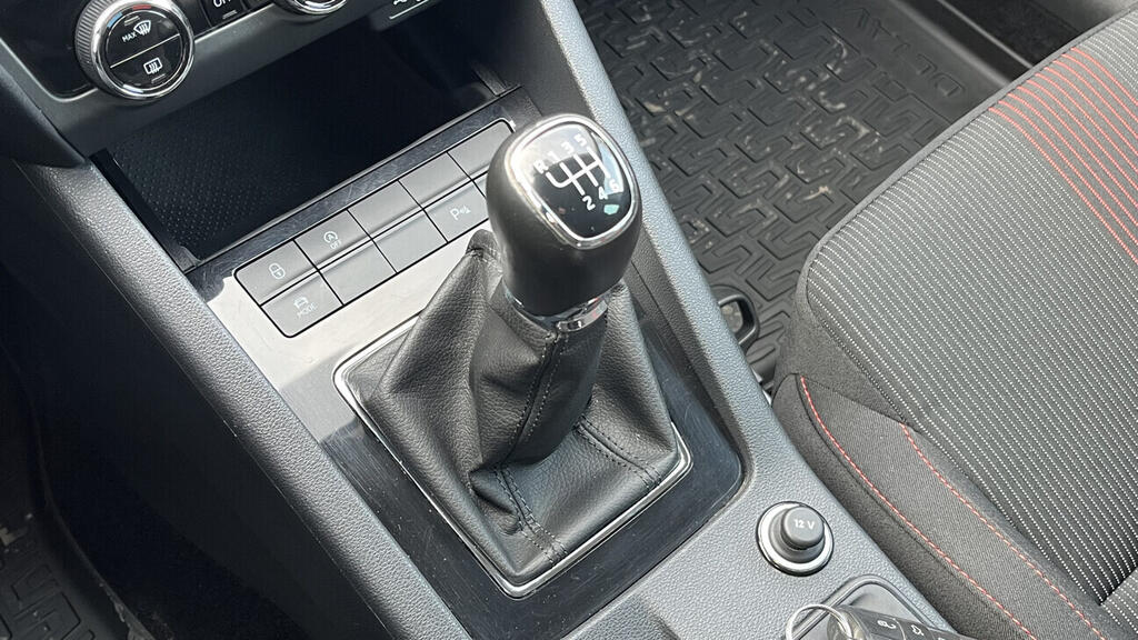 OB199V00757_27.webp_OCTAVIA Style Extra 1.5 TSI 110 kW manuál, DPH