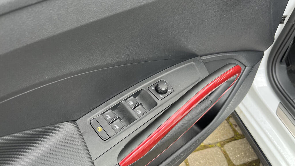 OB199V00758_19.webp_FABIA Monte Carlo 1.0 TSI 85 kW automat, DPH