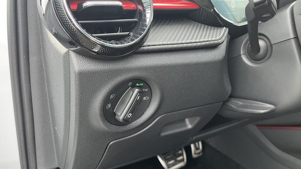 OB199V00758_20.webp_FABIA Monte Carlo 1.0 TSI 85 kW automat, DPH