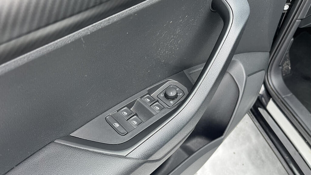 OB199V00761_21.webp_KAROQ SportLine 1.5 TSI 110 kW automat