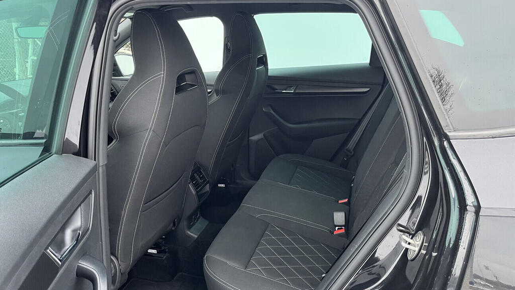 OB199V00761_30.webp_KAROQ SportLine 1.5 TSI 110 kW automat