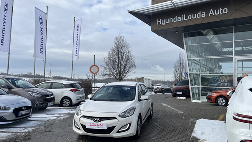 I30  1.6  88 kW manuál