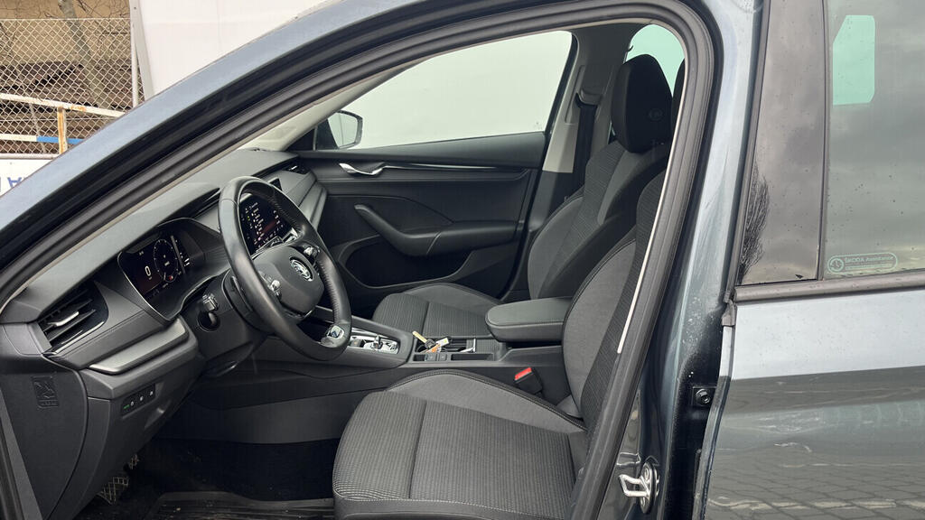 OB199V00763_20.webp_OCTAVIA Ambition Plus 2.0 TDI 85 kW automat, DPH