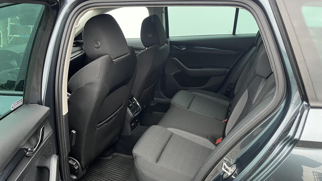 OB199V00763_31.webp_OCTAVIA Ambition Plus 2.0 TDI 85 kW automat, DPH