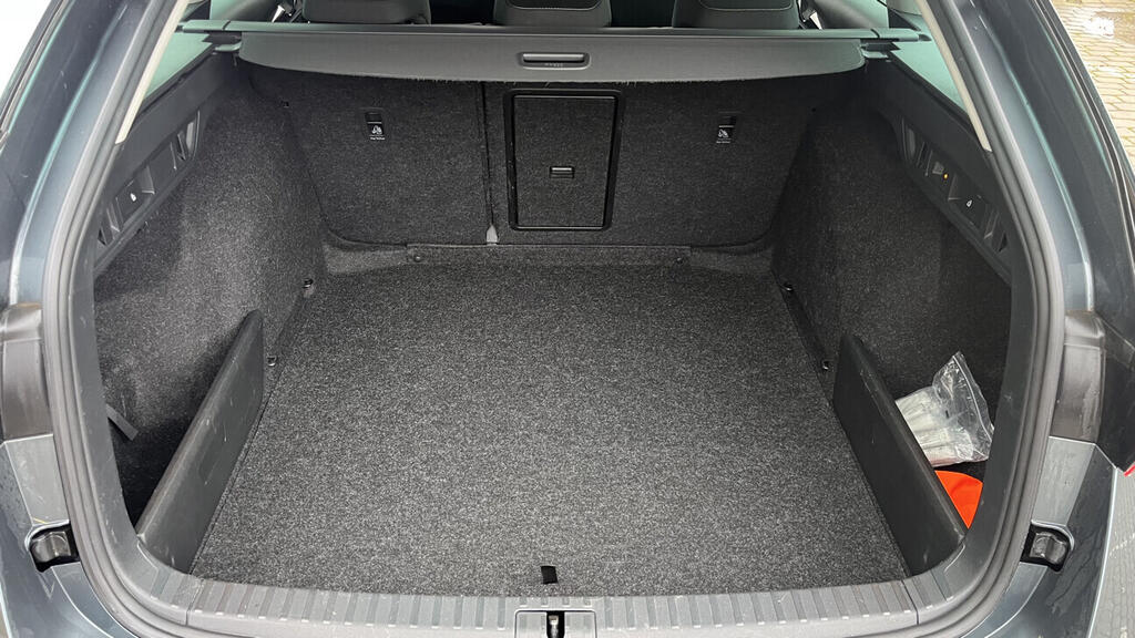 OB199V00763_33.webp_OCTAVIA Ambition Plus 2.0 TDI 85 kW automat, DPH