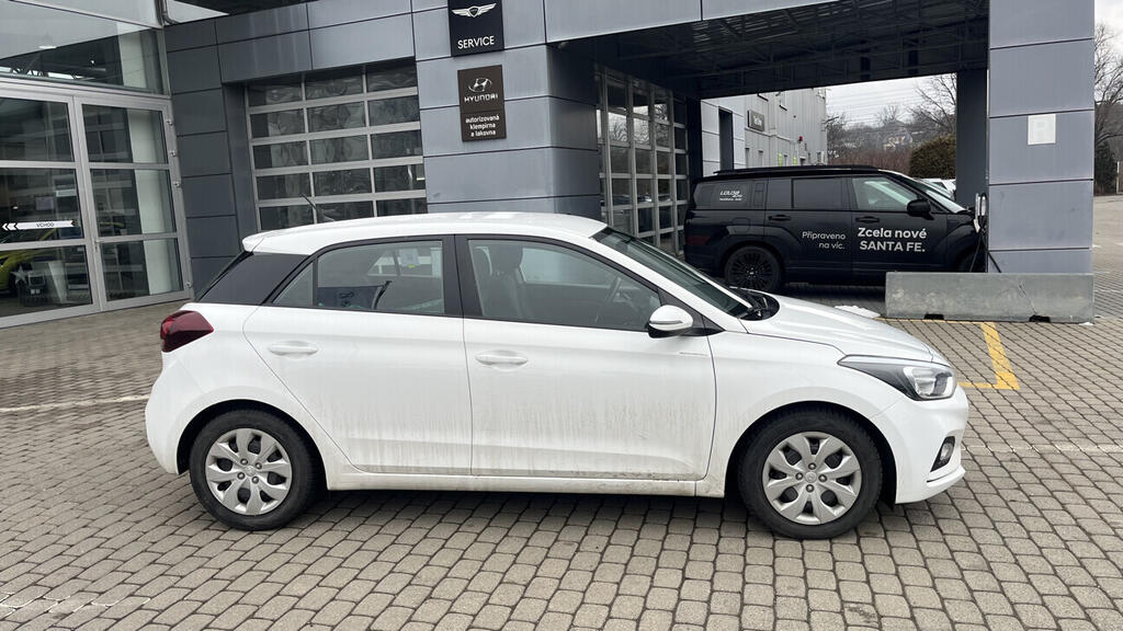 OB199V00764_12.webp_I20 Classic club 1.0  74 kW automat