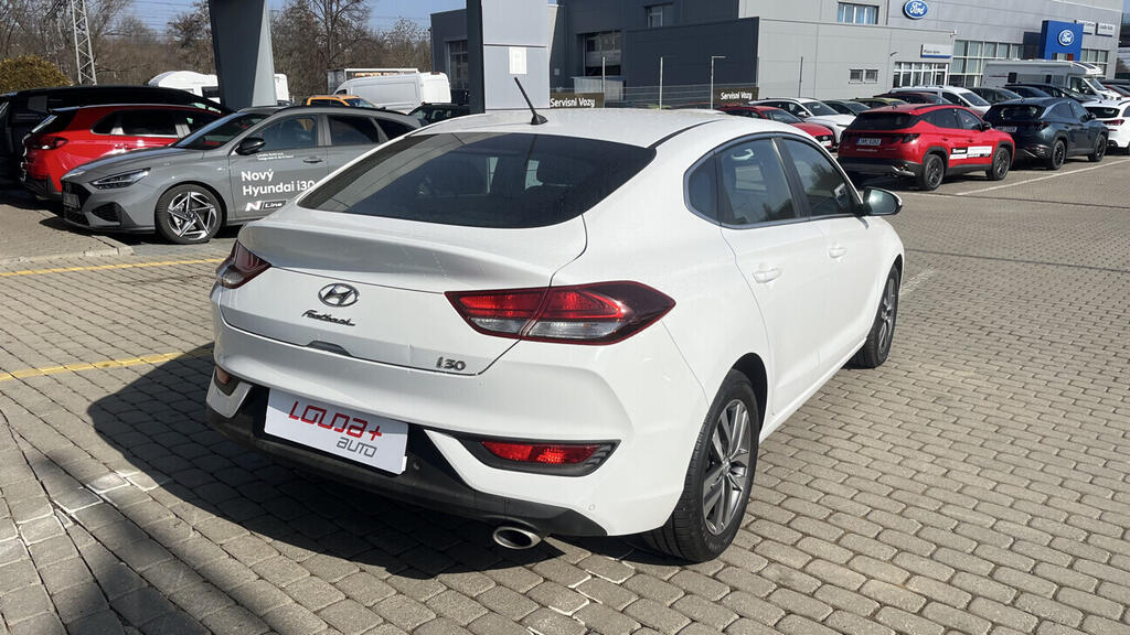 OB199V00768_11.webp_I30 Comfort 1.0 T-GDi 88 kW manuál