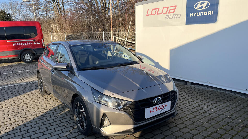 OB199V00771_14.webp_I20 Comfort Club 1.2  62 kW manuál