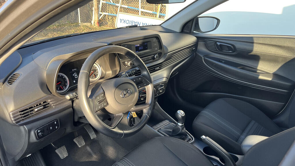 OB199V00771_19.webp_I20 Comfort Club 1.2  62 kW manuál