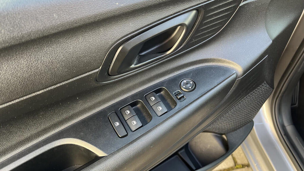 OB199V00771_21.webp_I20 Comfort Club 1.2  62 kW manuál