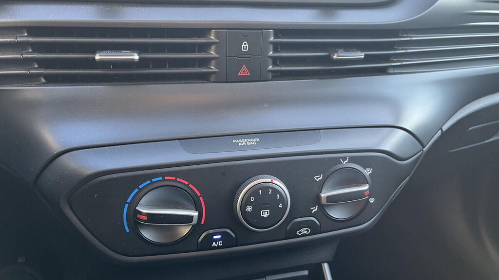 OB199V00771_25.webp_I20 Comfort Club 1.2  62 kW manuál