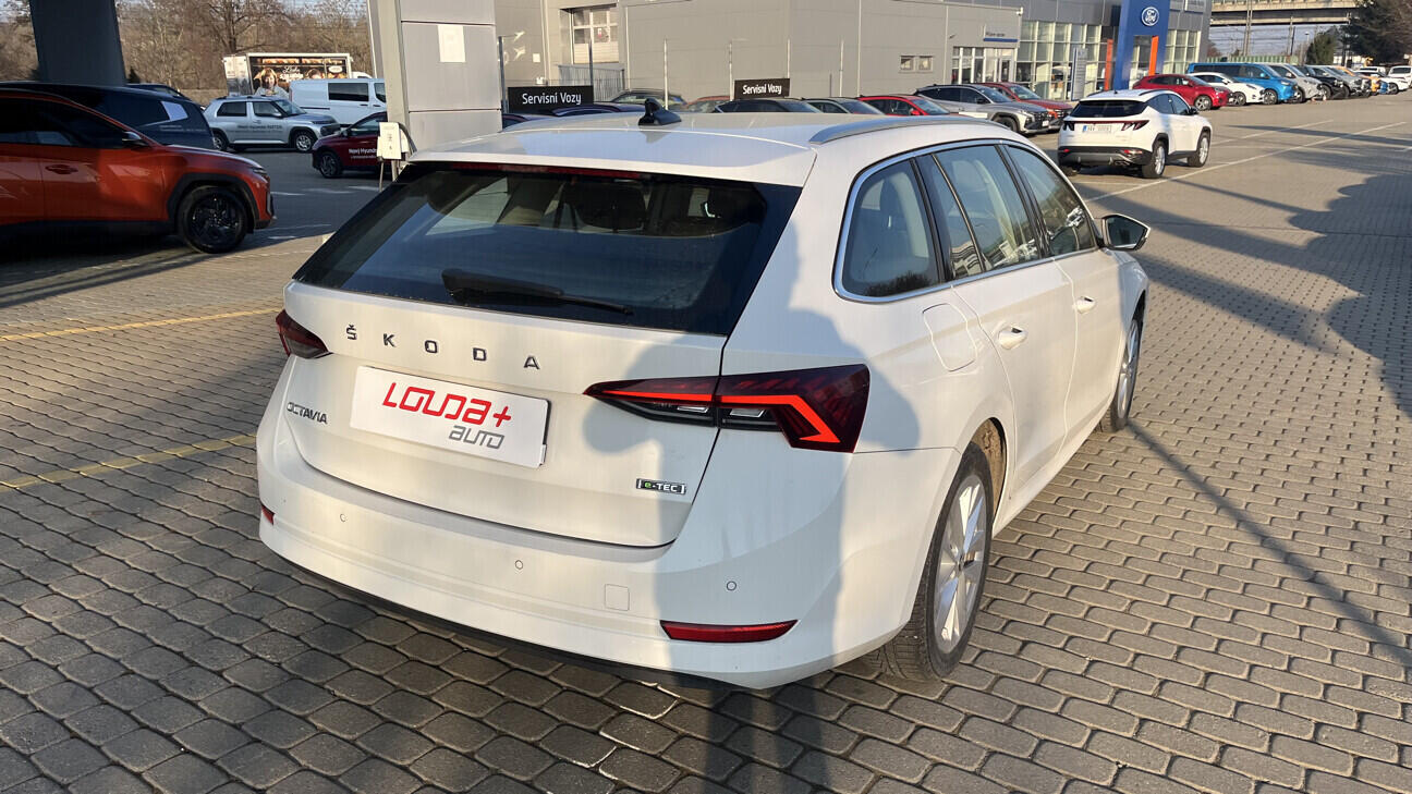 OB199V00775_11.webp_OCTAVIA Style 1.5 e-TEC 110 kW automat, DPH