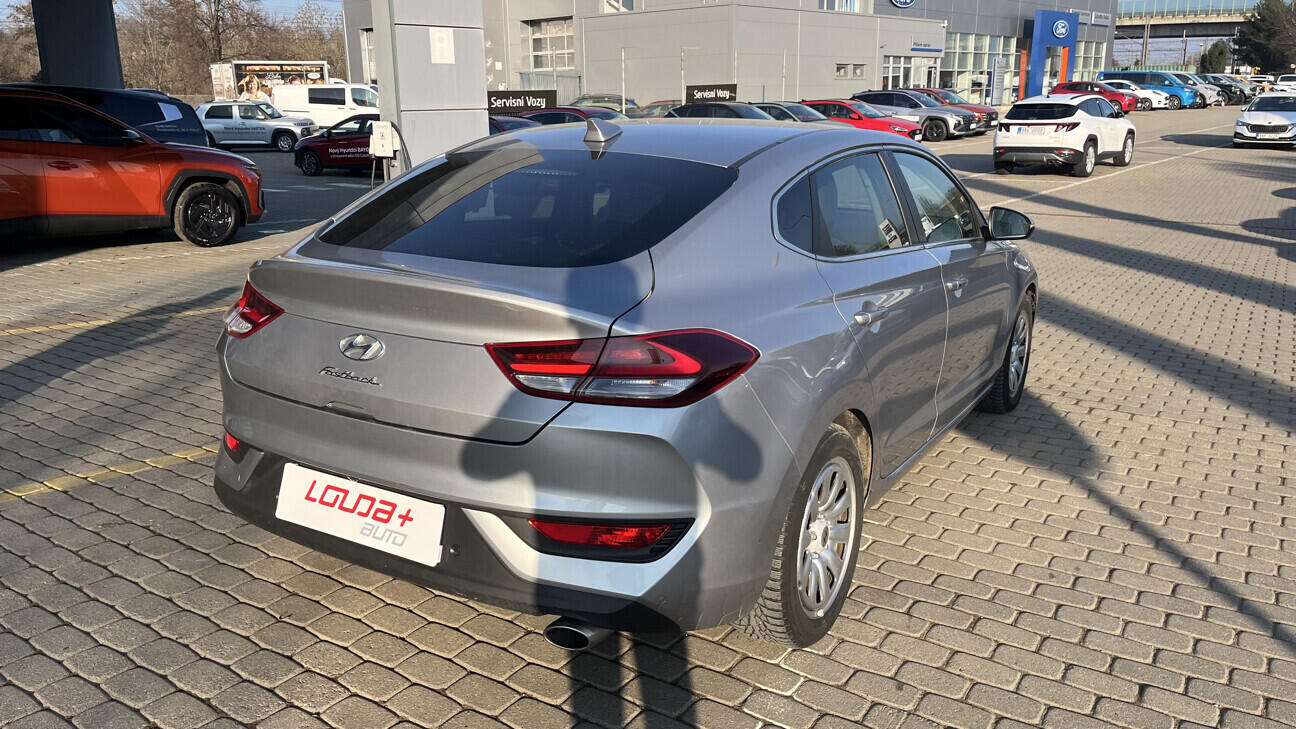 OB199V00776_11.webp_I30 FASTBACK Style 1.5  117 kW automat