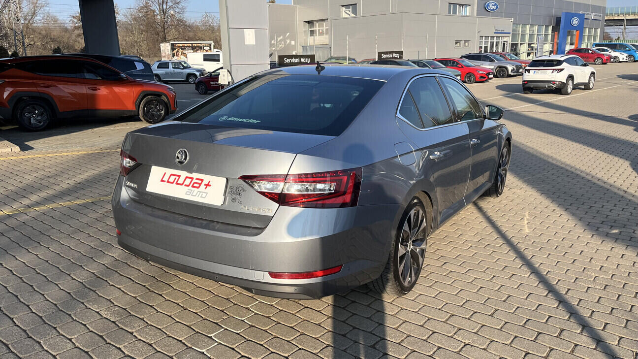 OB199V00777_11.webp_SUPERB L&K 2.0 TDI 140 kW automat