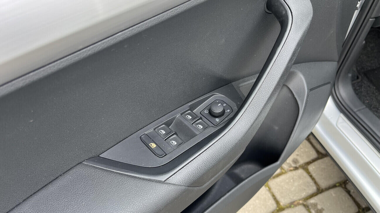 OB199V00782_21.webp_KAROQ Ambition 1.5 2.0 TSI 110 kW automat