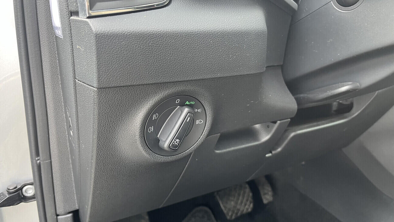 OB199V00782_22.webp_KAROQ Ambition 1.5 2.0 TSI 110 kW automat