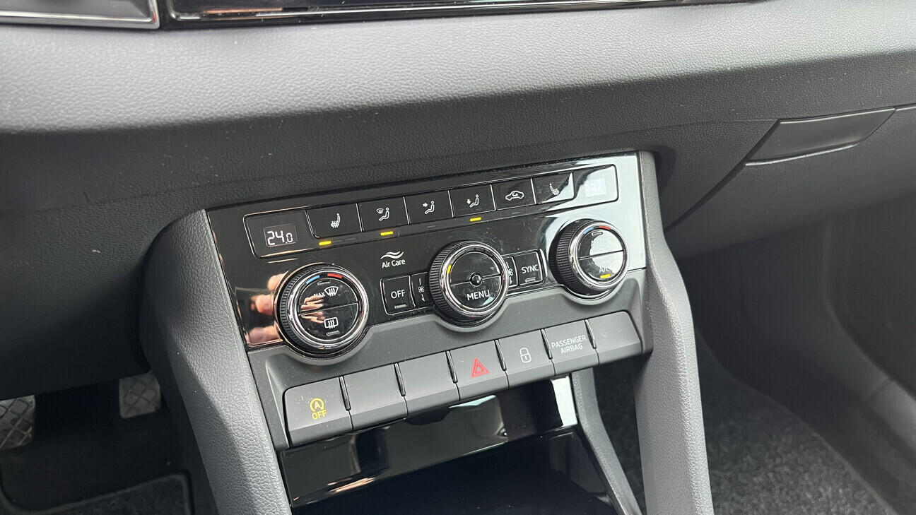 OB199V00782_28.webp_KAROQ Ambition 1.5 2.0 TSI 110 kW automat