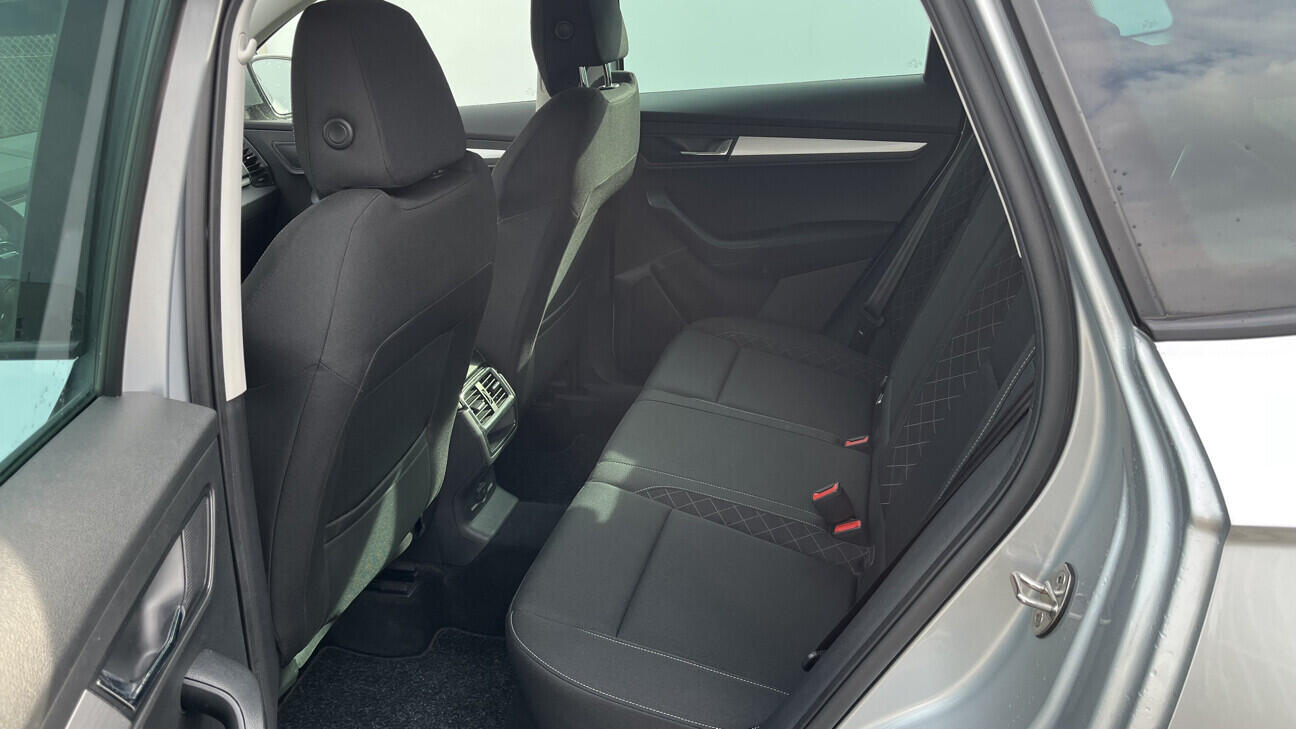 OB199V00782_30.webp_KAROQ Ambition 1.5 2.0 TSI 110 kW automat