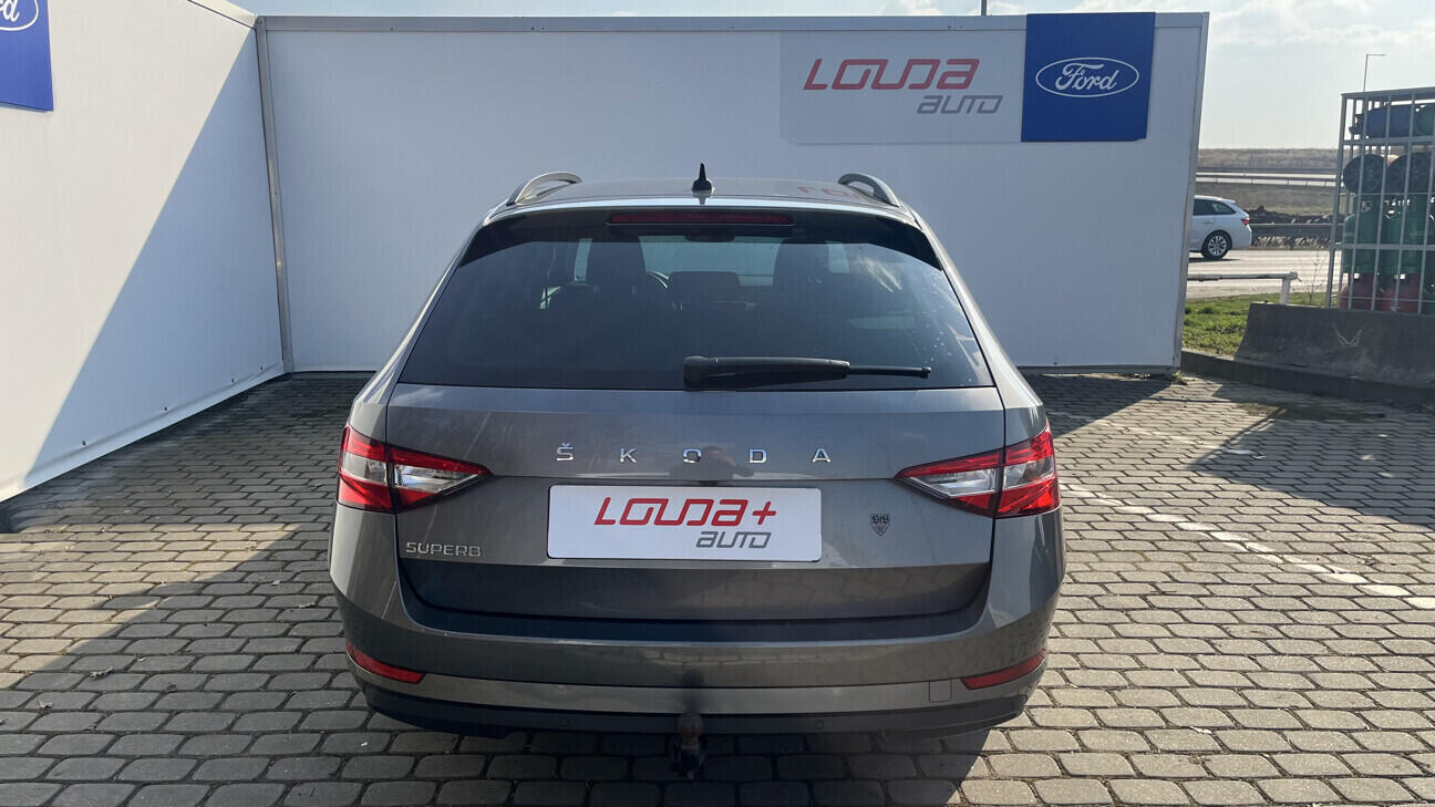 OB199V00784_17.webp_SUPERB Ambition 2.0 2.0 TDI 110 kW automat