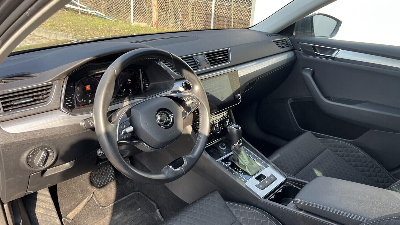 OB199V00784_19.webp_SUPERB Ambition 2.0 2.0 TDI 110 kW automat